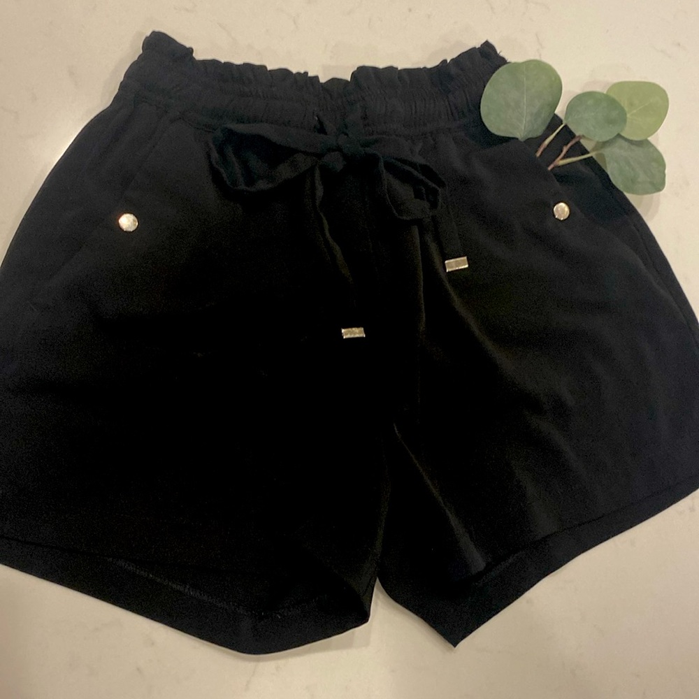 XS Fancy Black & Silver shorts